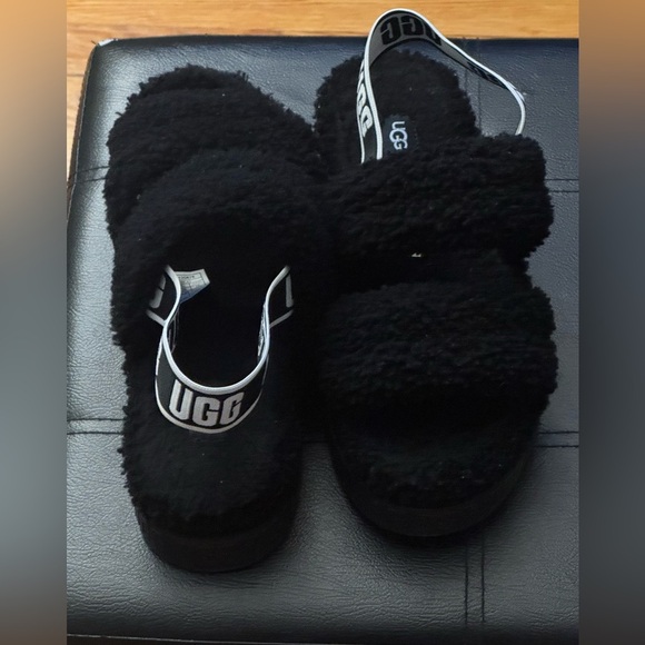UGG Women Black Fuzzy Slippers Size 8 - Picture 5 of 5